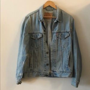 Medium Levi’s boyfriend jean jacket